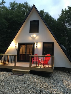 The Place To BE! Cozy and Cute!