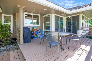 Large Patio - Patio with dining area, BBQ grill and beach gear