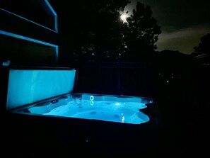 Take a soak in the evening and watch the moonrise.