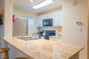 Granite Counters/Stainless Steel appliances