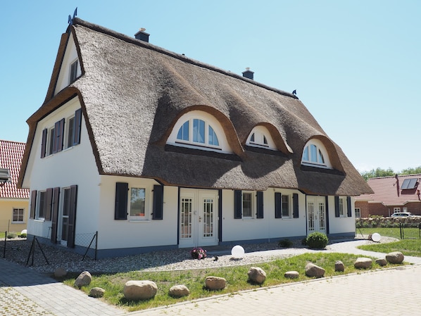 Eingang Ferienhaus Küstentraum links