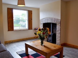 Living room | 4  Greenhaye Cottages - Greenhaye Cottages, Arlingham, near Gloucester