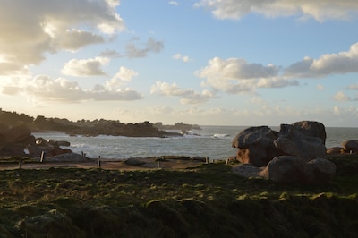 Arty, logement indépendant  sur "la cote de granit rose" 800m de la mer bretonne