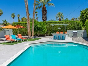 Fabulous resort-style pool yard