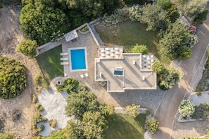 Bird's-eye aspect of the property