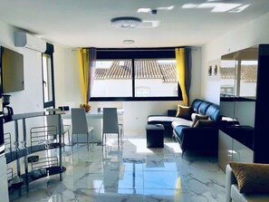 Living/dining room. Doña Lola