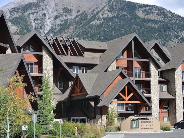 GrandeRockies Resort