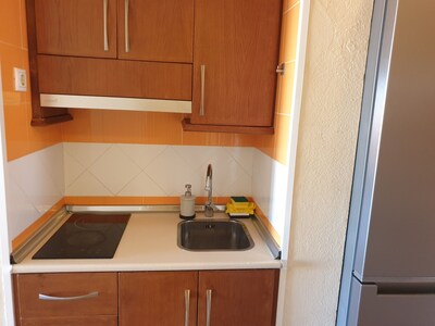 Apartamento en Fuengirola con wifi gratis, AC, vistas al mar. 