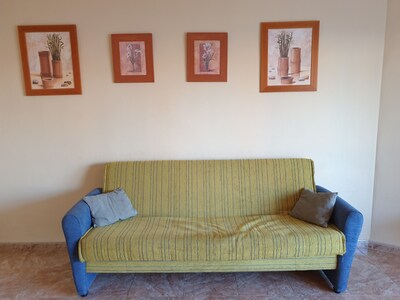 Apartamento en Fuengirola con wifi gratis, AC, vistas al mar. 