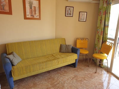 Apartamento en Fuengirola con wifi gratis, AC, vistas al mar. 