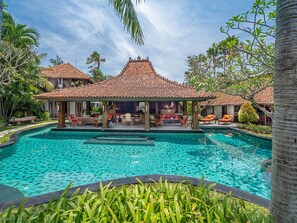 Private pool