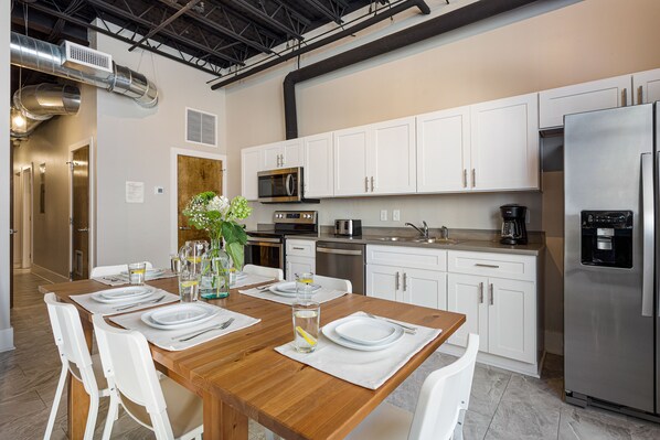 Welcome to Whitaker Street Collection Unit 101!