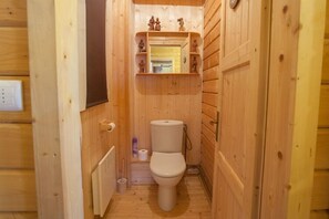 Toilet (ground floor)