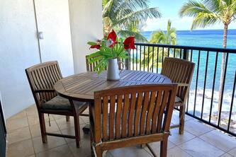 Kona by the Sea Oceanfront Condo KBTS407