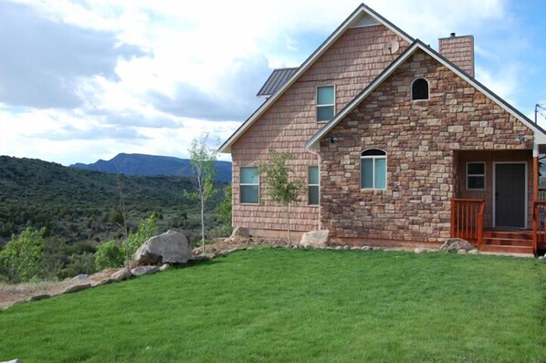 Front of cabin from street.