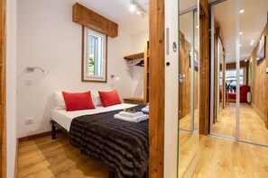 Bedroom with double bed