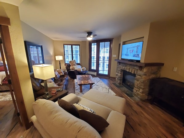 Main Living Space - Gas Fireplace, Smart TV and Deck