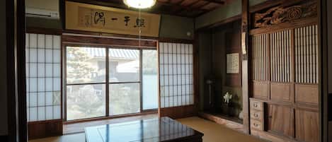 apanese traditional architecture. Enjoy traditional Japanese architecture.