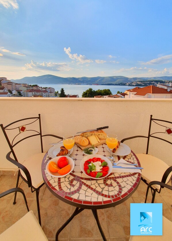 Balcony overlooking Adriatic - 250 meters from beach
