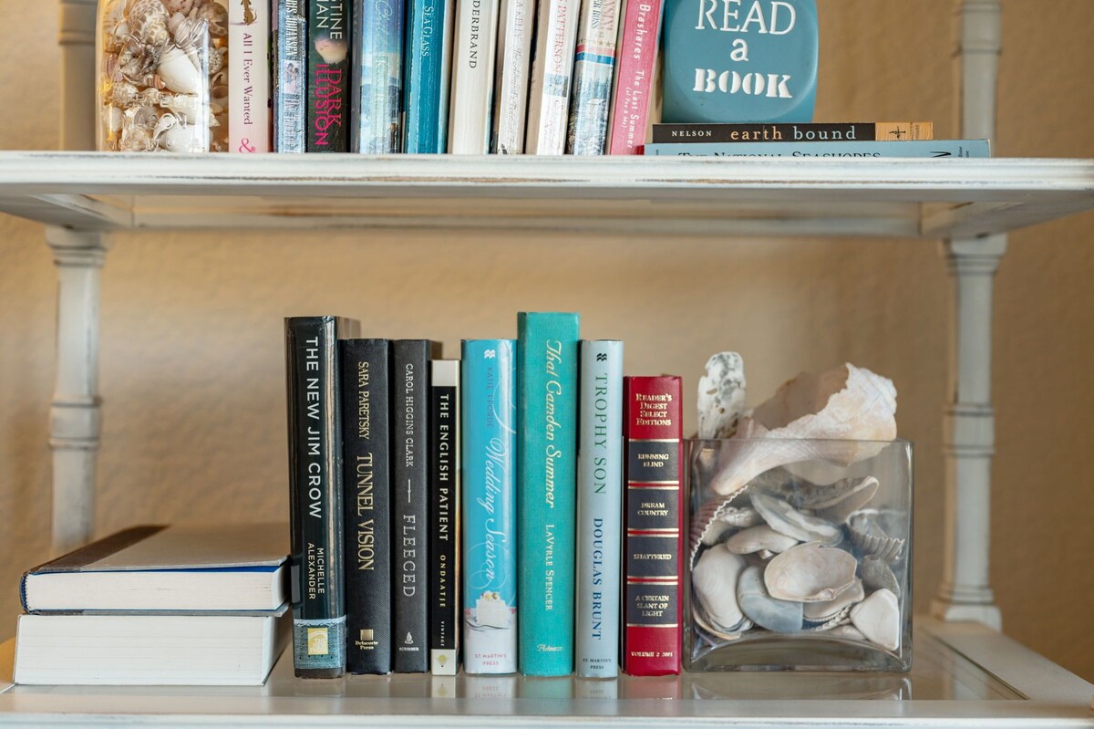 SUMMER SALE: Your Very Own Writer’s Retreat! Directly on Ocean! Ocean & Sand!