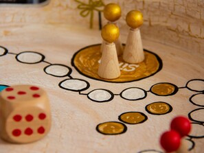 Ferienwohnung mit Bergblick für 2 bis 4 Personen, 104 qm, 2 Schlafzimmer-Spiel / Detail im Wohnzimmer