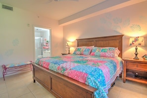 The Main Bedroom with a Tropical Theme -Welcome to Naples!