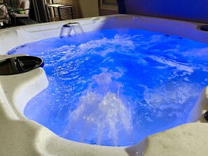 Indoor spa tub