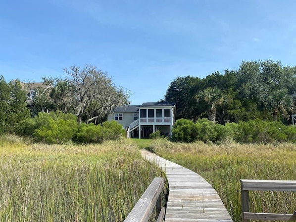 Dock to House