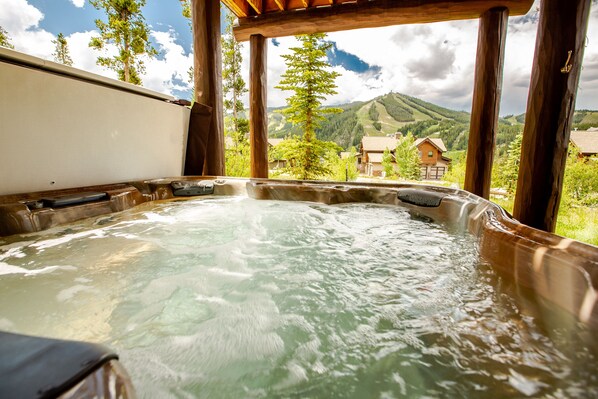 Bain à remous extérieur