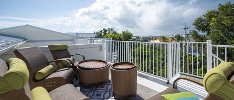 Roof top patio