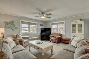 Comfortable High Quality Furnishings Living Room