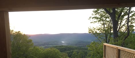 Amazing view of valley & Shenandoah River from deck and hot tub