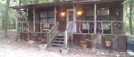 Granny's cabin...with an awesome porch for relaxing!