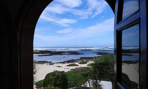 Vista para praia/oceano