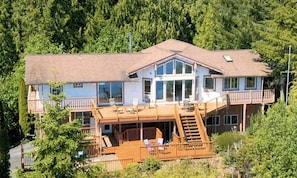 Kettle Cove, see our other Brinnon home in separate listing. Property # 2397103