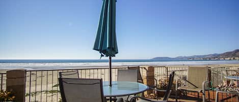 Oceanfront Deck w/ Dining Table - 133 Pismo Shores Vacation Rent