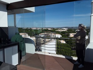 Roof terrace, with separated wind break, kitchen area, and solar shower