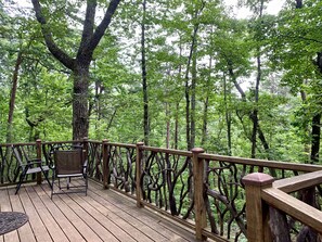 Private deck to enjoy the mountains