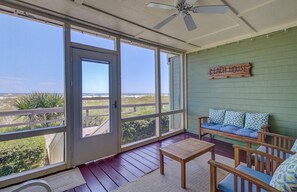 Screened in front porch.