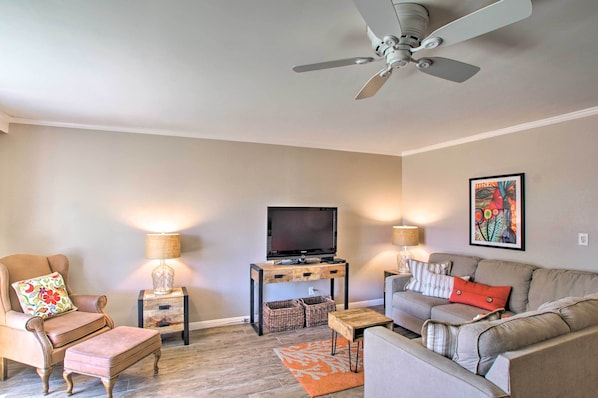 Easily enjoy the best of Scottsdale from this perfectly placed townhome!