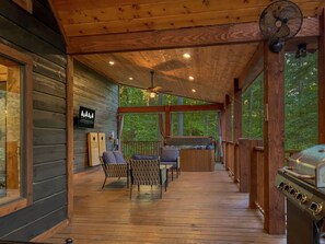 You truly feel tucked away like your in a tree house tucked into the tall pine trees.