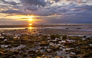 The BeeHive, Old Hunstanton: Beautiful sunsets