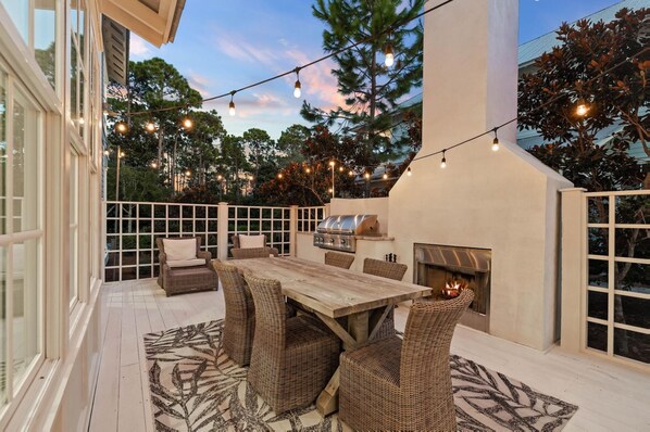 Outdoor dining