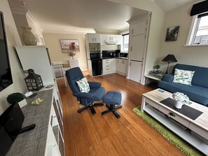 View incorporating lounge and kitchen area.