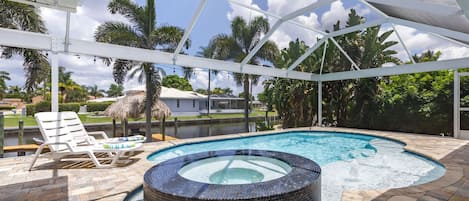 Heated pool and spa vacation rental in Cape Coral, Florida