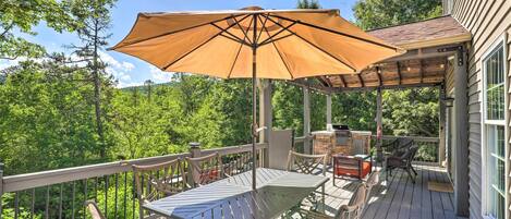 Pisgah Forest Vacation Rental | 4BR | 2.5BA | Step-Free Access | 2,252 Sq Ft