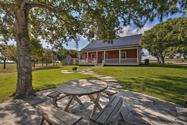 Schulenburg Vacation Rental | 2BR | 2BA | Stairs Required | 1,500 Sq Ft