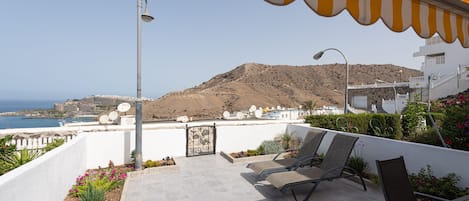 Amazing views from the apartment to the sea, to Anfidelmar Bay and the mountain.