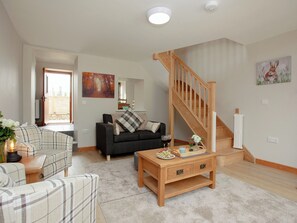 Living room | Daisy Cottage - Manor Farm, Locking, near Weston-Super-Mare