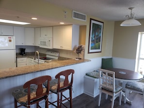 New Kitchen with dinning area